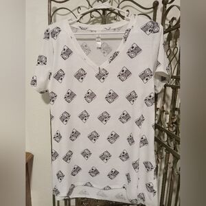 Lularoe Vneck tshirt